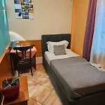 My * 地拉那